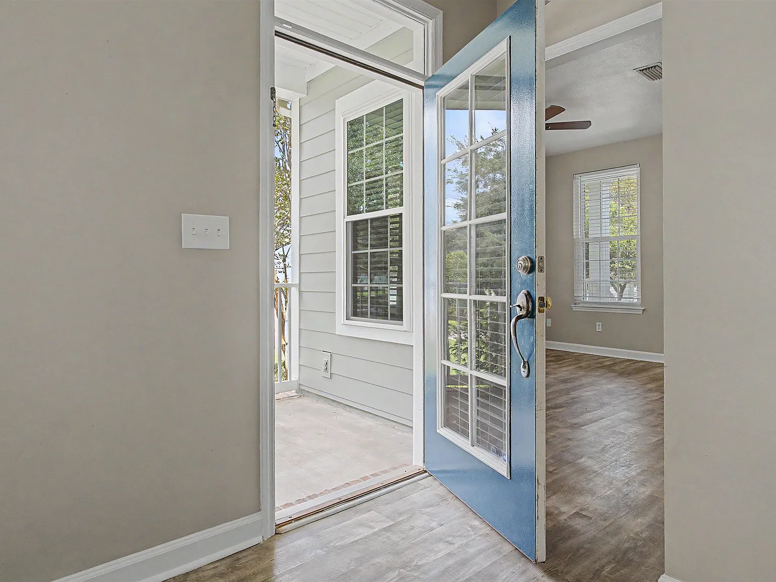 3 bed, 2.5 bath, 1483 sqft, $2,095 — Photo 3