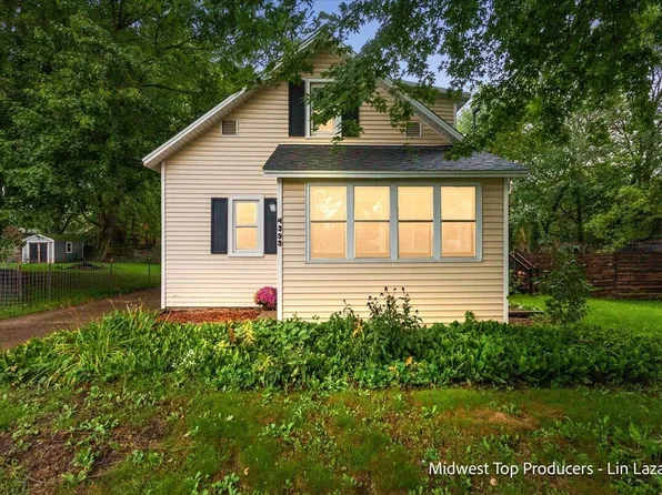 4393 Division St, Wayland, MI 49348