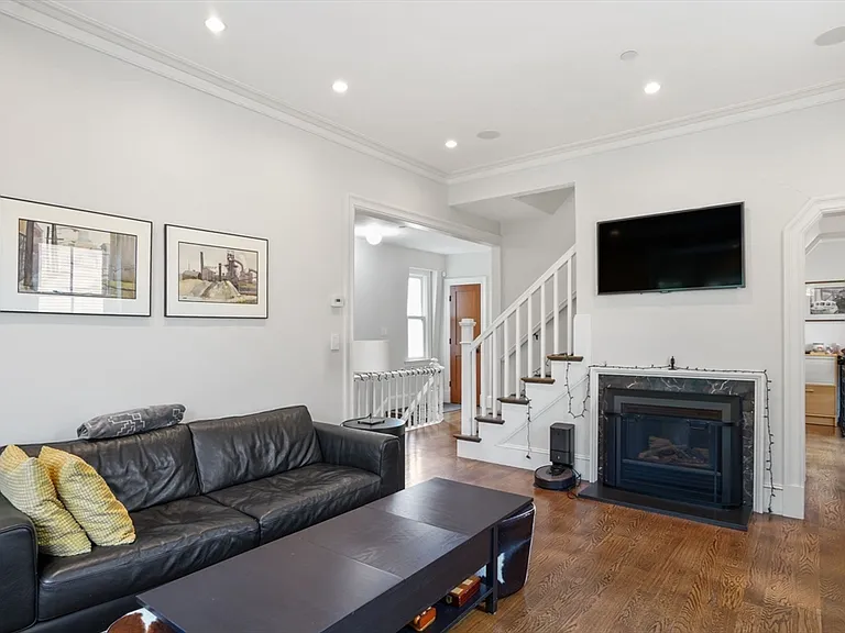 619 Franklin St #2 — Photo 4