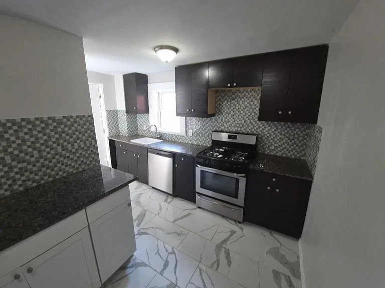 2153 Loth St #1 — Photo 4