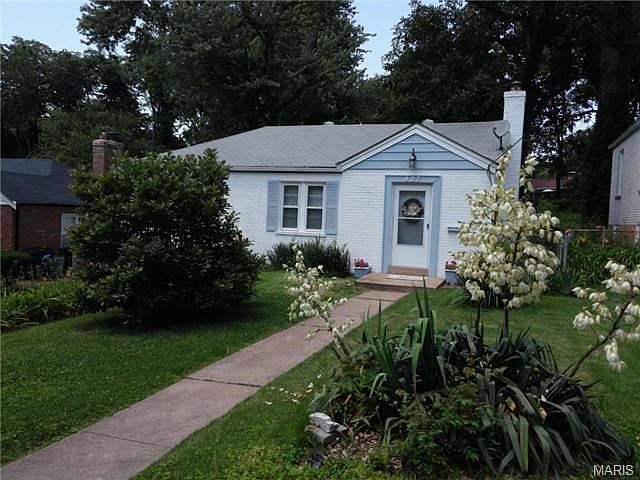 1st image of 427 Robert Ave