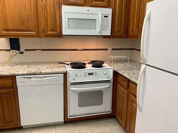 2nd image of 2209 S Braeswood Blvd APT 32E