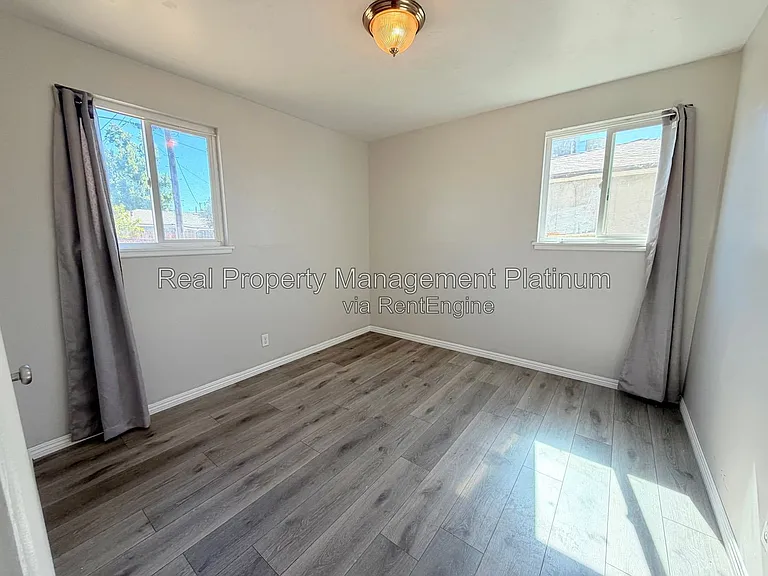 2728 E Gettysburg Ave — Photo 6