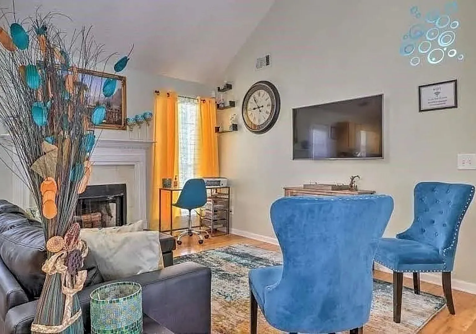 Room in 5 Bedroom Home at Oak Dr — Photo 4