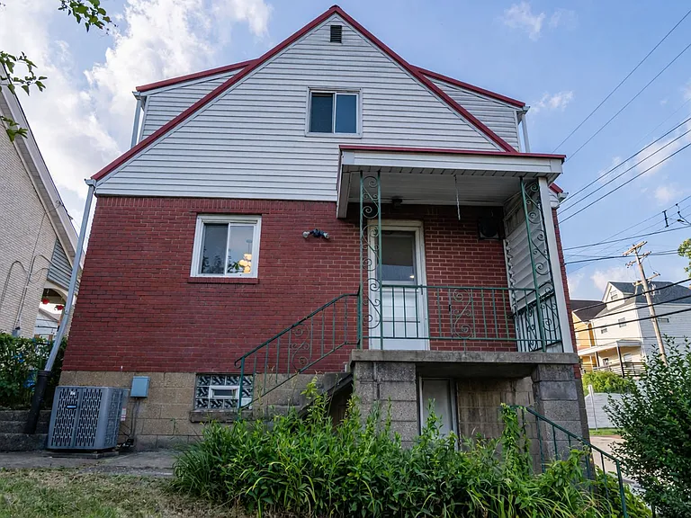 448 Eureka St — Photo 26