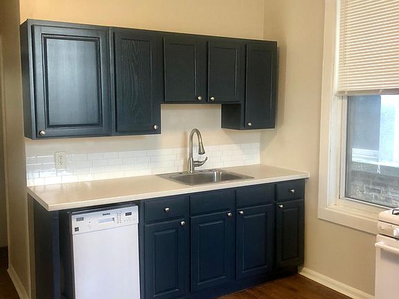 4th image of 3529 W McLean Ave #1