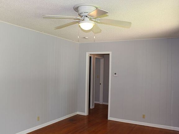 4th image of 3309 S Claremont Ave
