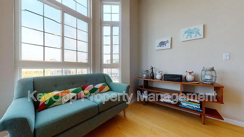 1 bed, 1.0 bath, 250 sqft, $1,750 — Photo 3