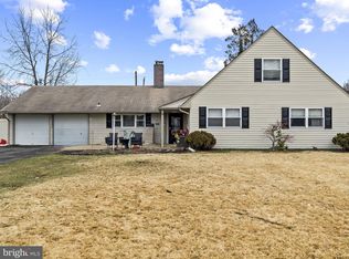 48 Fruitree Rd, Levittown, PA 19056