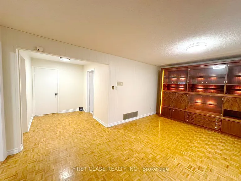 1353 Myron Dr #LOWER — Photo 11