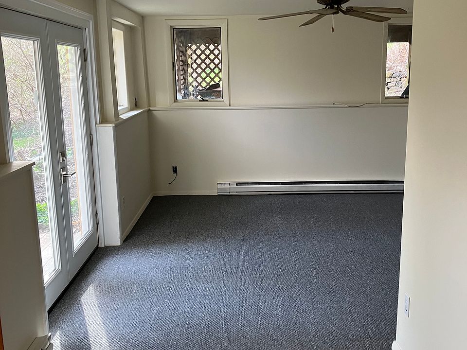 1st image of 21 Wallace Rd #1
