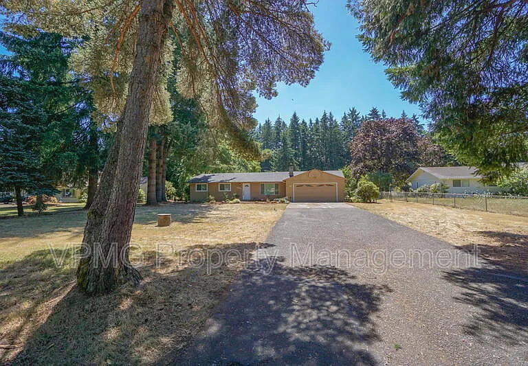 19505 NE 11th St — Photo 2