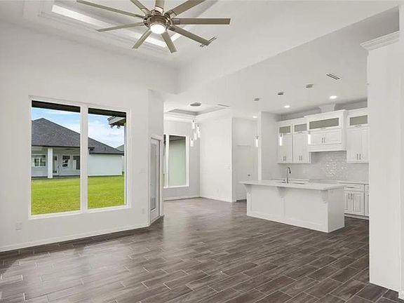 2nd image of 3100 E Bella Vista Ave