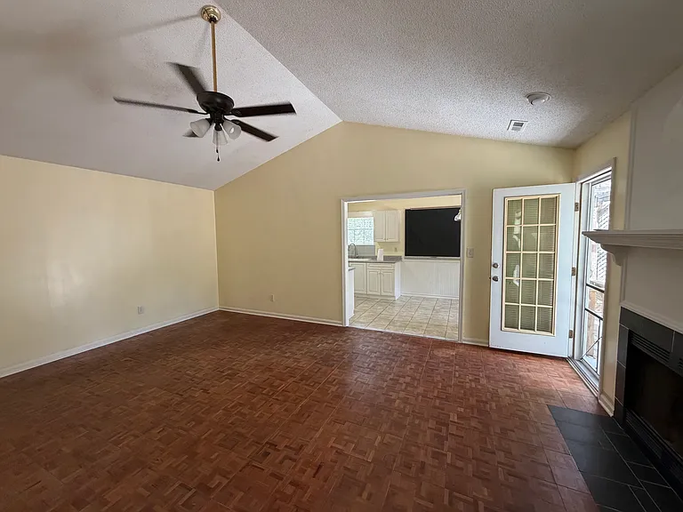 318 Hidden Valley Rd — Photo 4