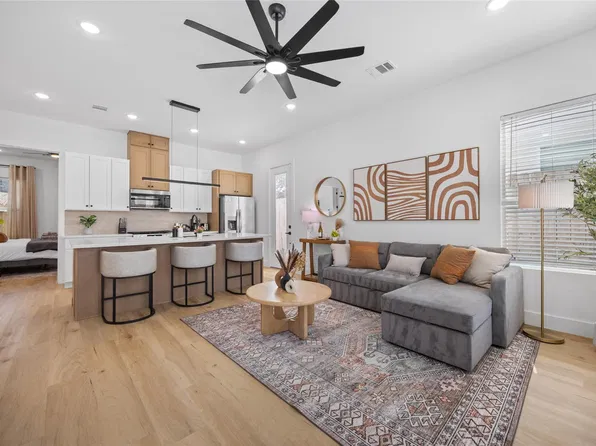 9019 Comal St #B, Houston, TX 77051