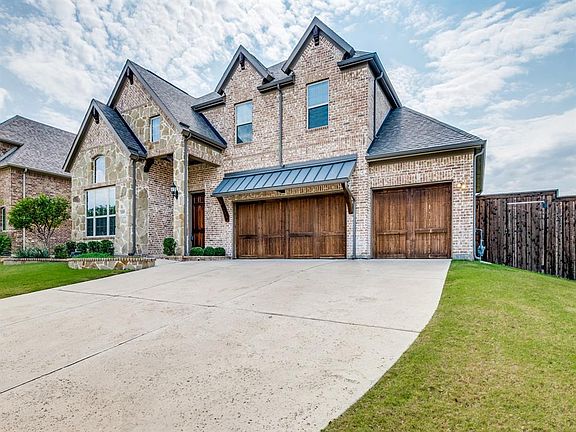 2nd image of 3205 Willow Brook Dr