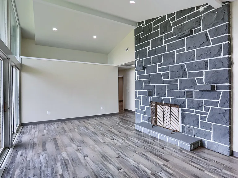 102 Kathleen Dr #2 — Photo 7