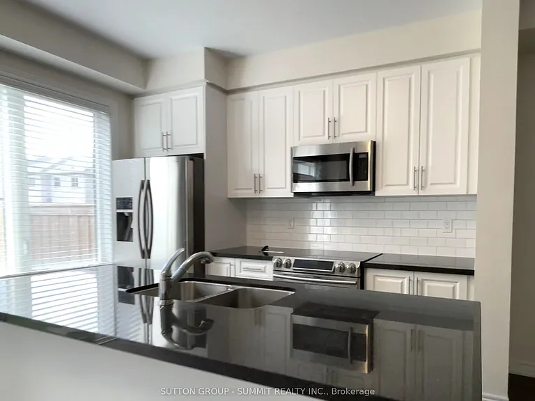 109 Benadir Ave — Photo 12