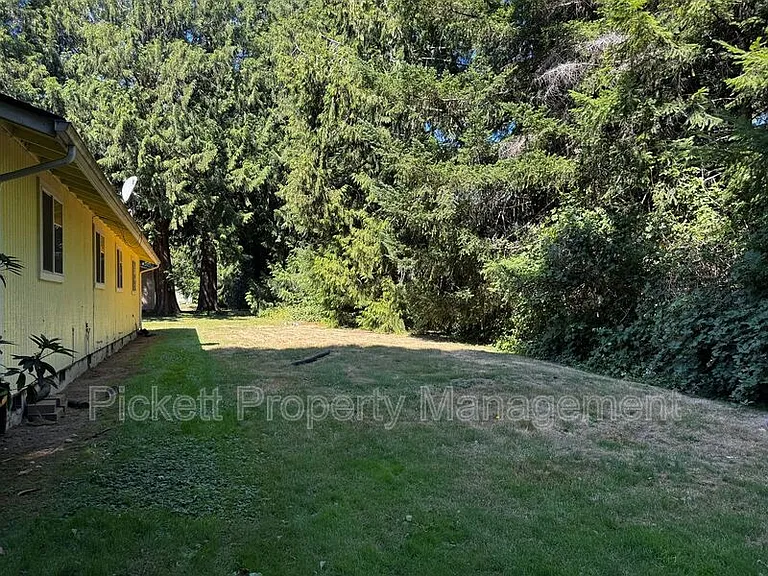 9349 Old Military Rd NE — Photo 15