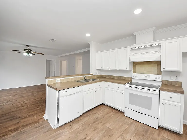 6526 Carver Rd #A — Photo 12