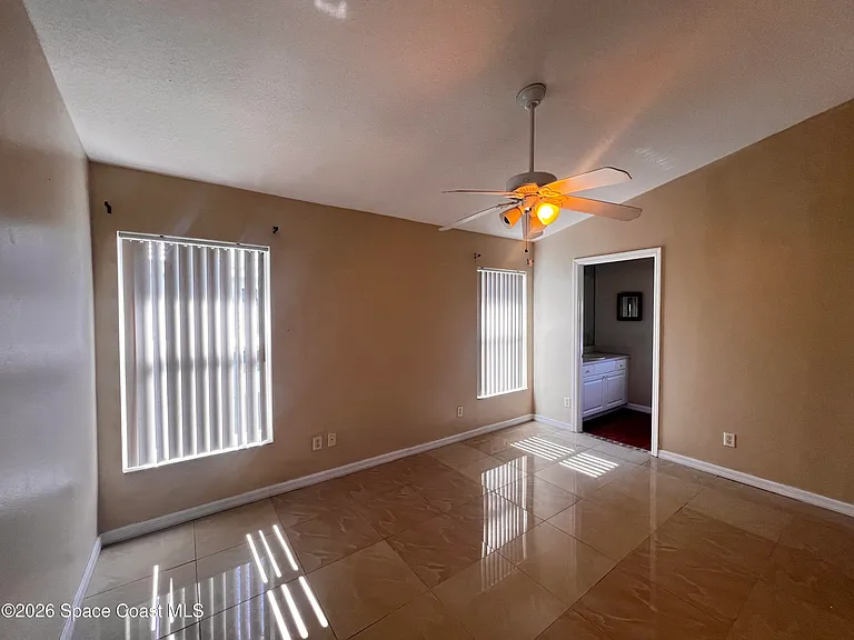 1960 Myrtle Ct NE — Photo 14