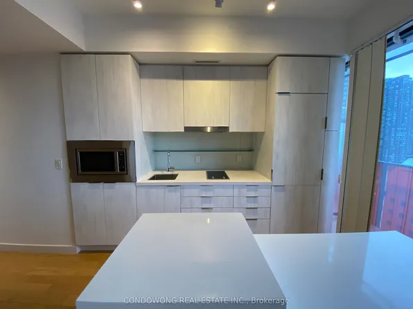 215 Queen St W, Toronto, ON