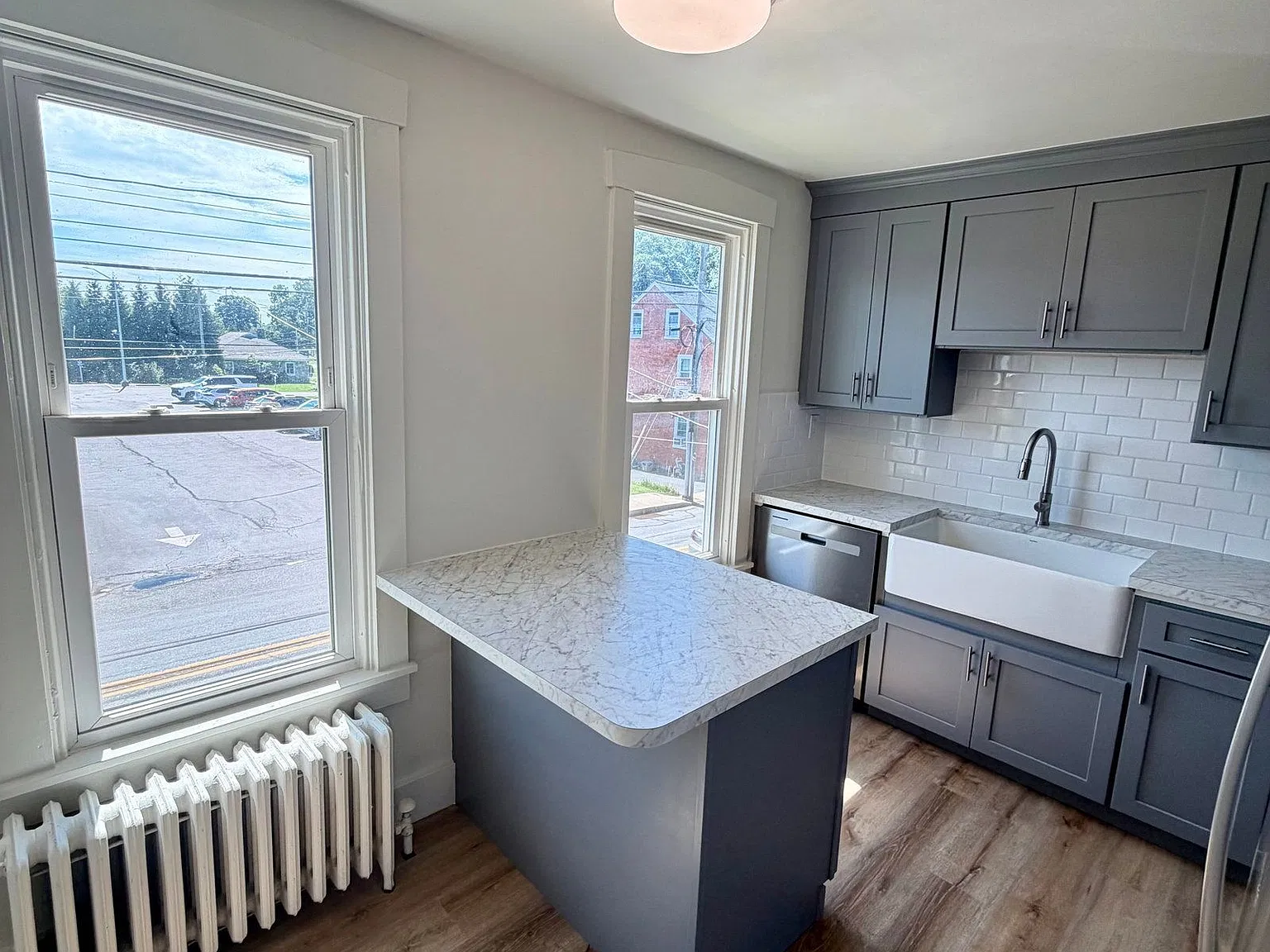 2 bed, 1.0 bath, 1000 sqft, $1,695 — Photo 4