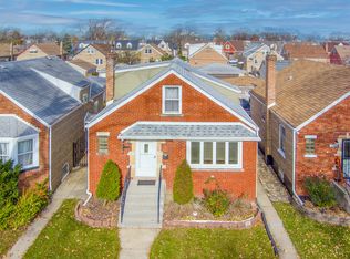 7330 W 57th St, Summit, IL 60501