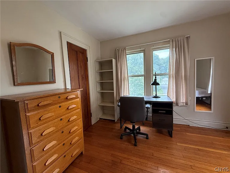 936 Lancaster Ave — Photo 19