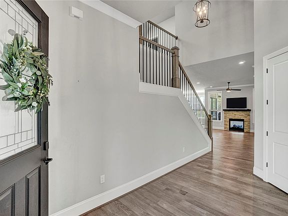 4th image of 105 Stanbury Dr