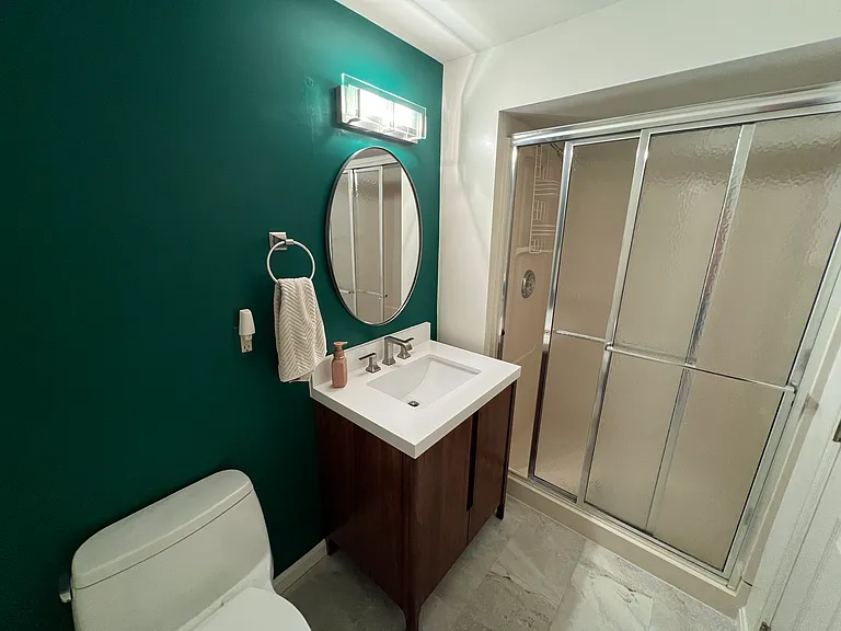 Third full bath (basement)