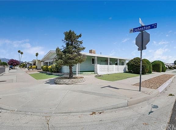 4th image of 899 W Johnston Ave