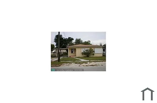 640 NW 15th Ter Photo 1