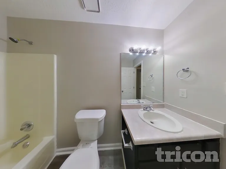 649 Stratford Dr — Photo 15