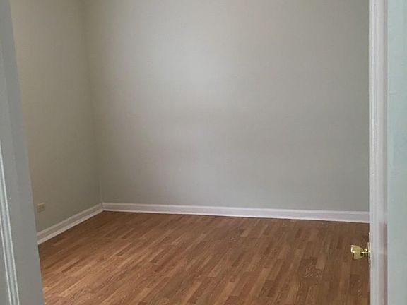 3rd image of 6226 S Eberhart Ave #1 W
