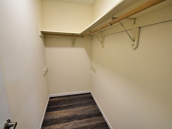 5th image of 1320 Brook St APT D
