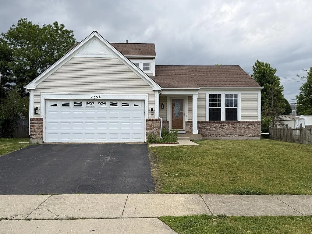 2354 Nantucket Ln — Photo 1