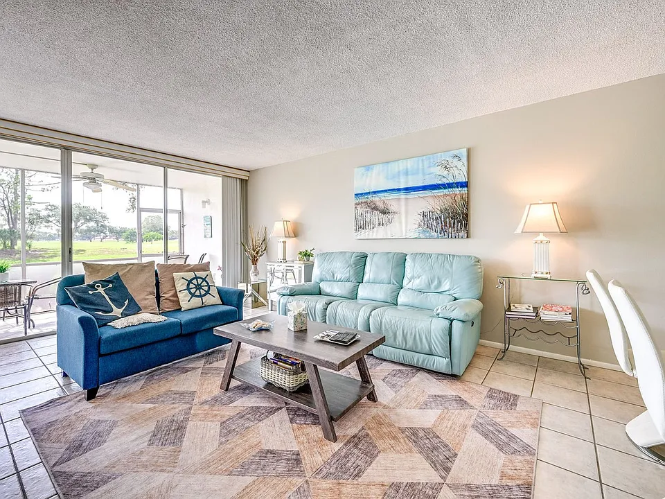 7452 W Country Club Dr N #1-ID1546435P
