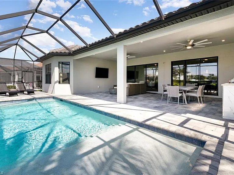 11110 Canal Grande Dr — Photo 23