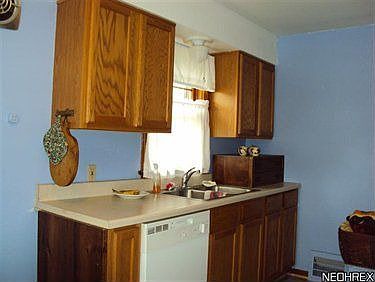 5th image of 1049 Highland Park Blvd