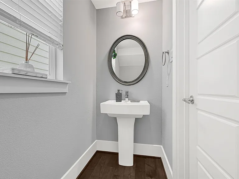 407 Yale Oaks Ln — Photo 14