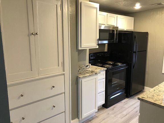 3rd image of 801 East Dr APT D
