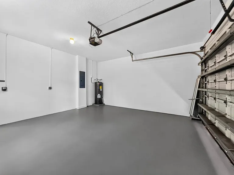 625 SW 146th Ter — Photo 32