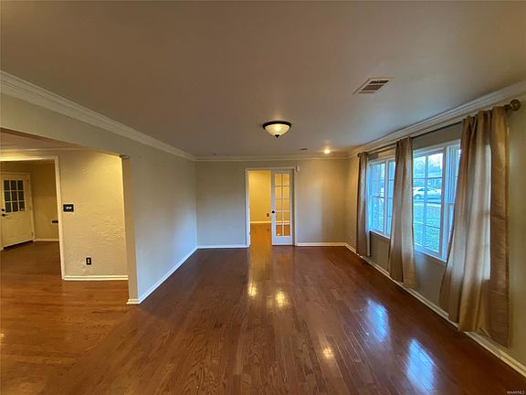 5th image of 2439 Hermitage Dr