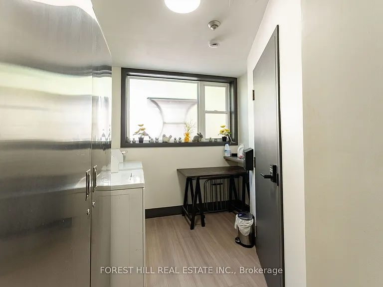 8 Victoria St #4 — Photo 15