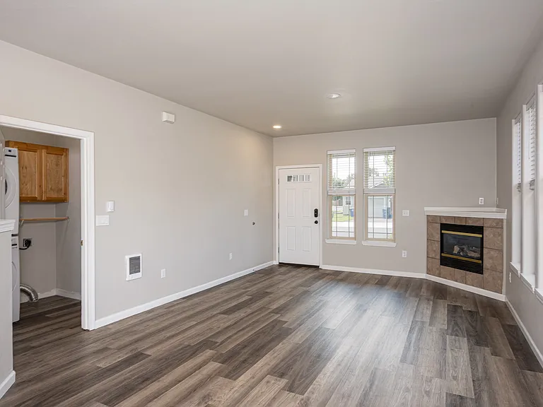 898 NE Hidden Valley Dr #1 — Photo 9