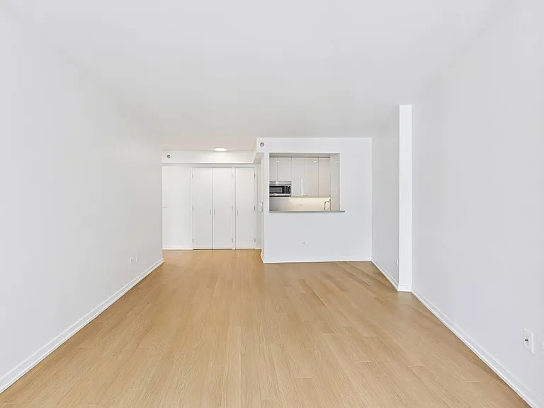 75 W End Ave #S9I — Photo 4