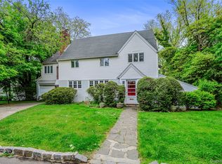 27 Ridge Drive E, Great Neck, NY 11021