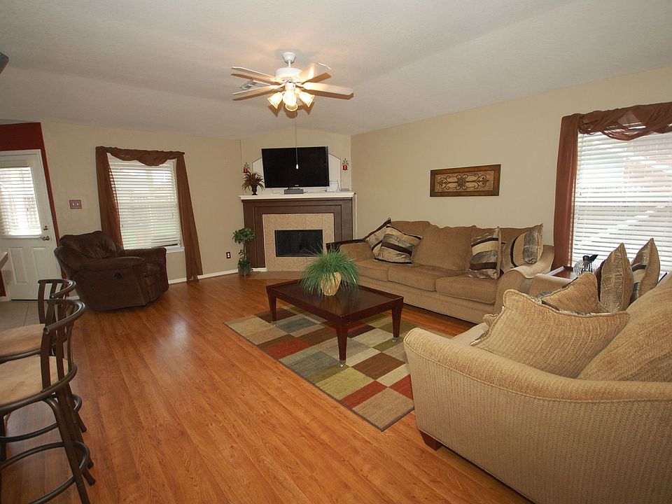 1st image of 6821 Arbor Hollow Ln
