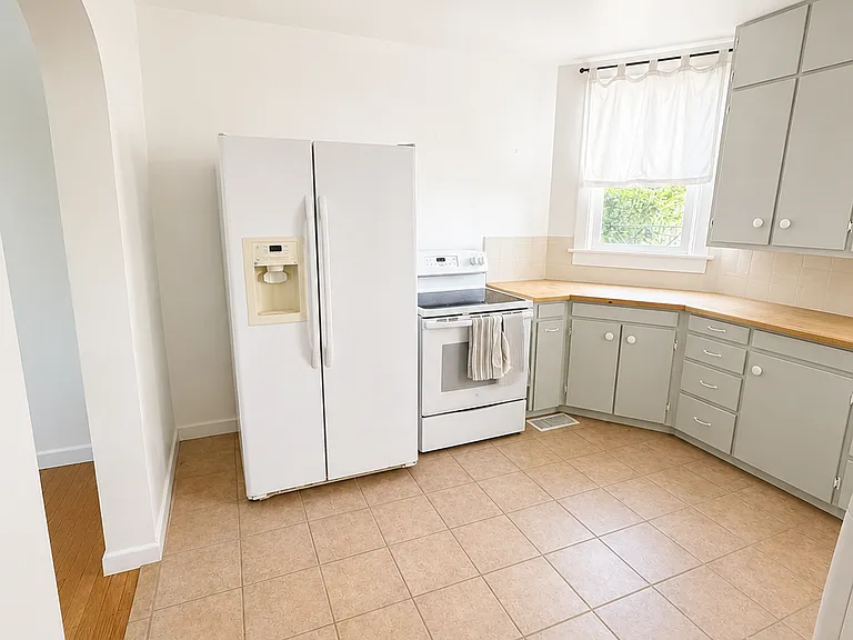 315 E Magnolia St #1 — Photo 6